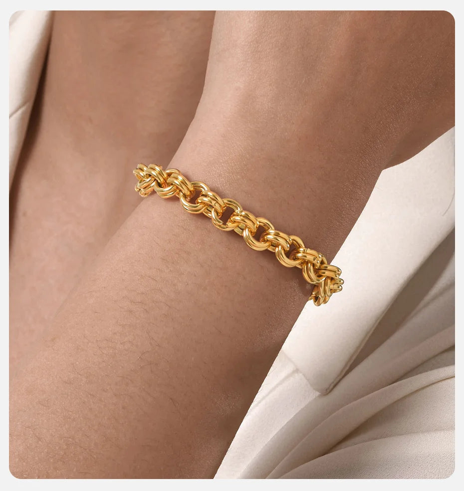 Elegant Gold Stainless Steel Bracelet – Durable, Hypoallergenic & Timeless Style