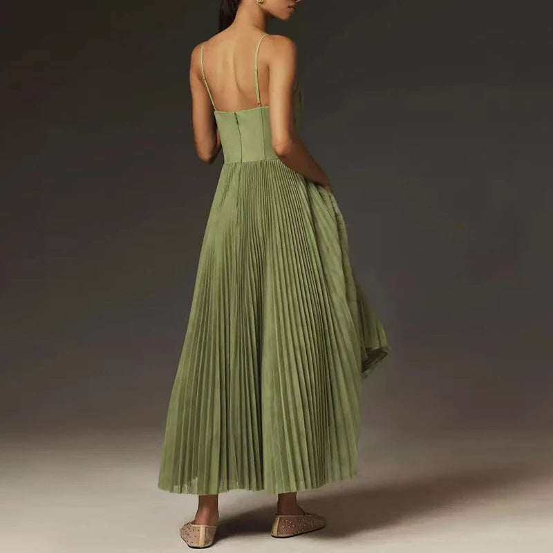 Flow with Style – A-line plisseret maxikjole til forår & sommer