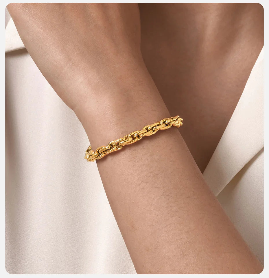 Elegant Gold Stainless Steel Bracelet – Durable, Hypoallergenic & Timeless Style