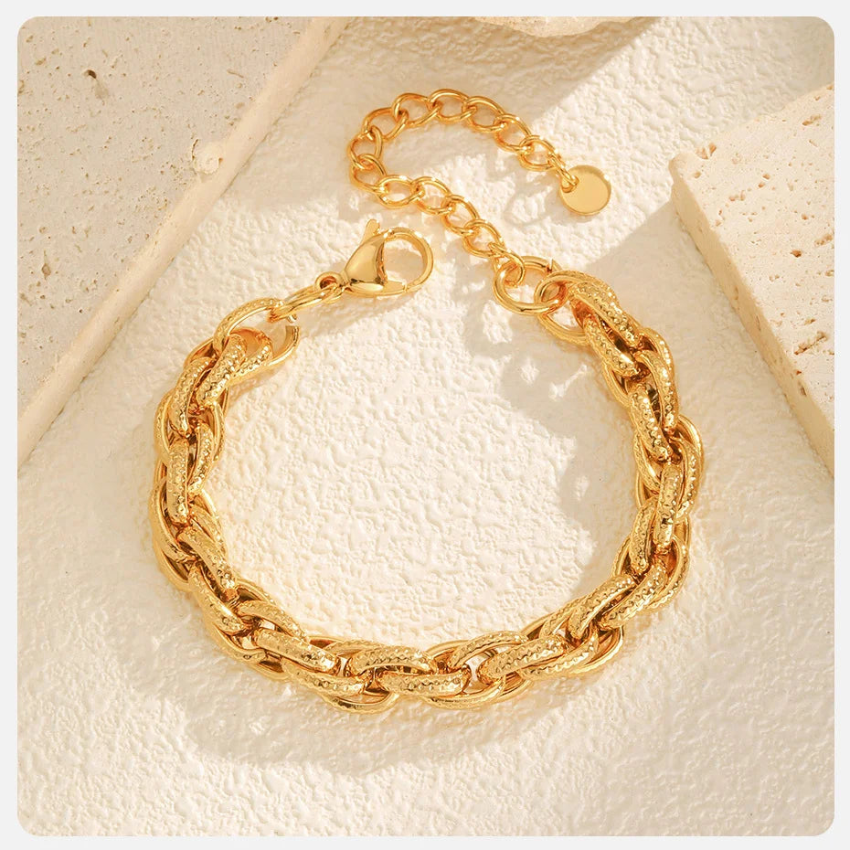 Elegant Gold Stainless Steel Bracelet – Durable, Hypoallergenic & Timeless Style