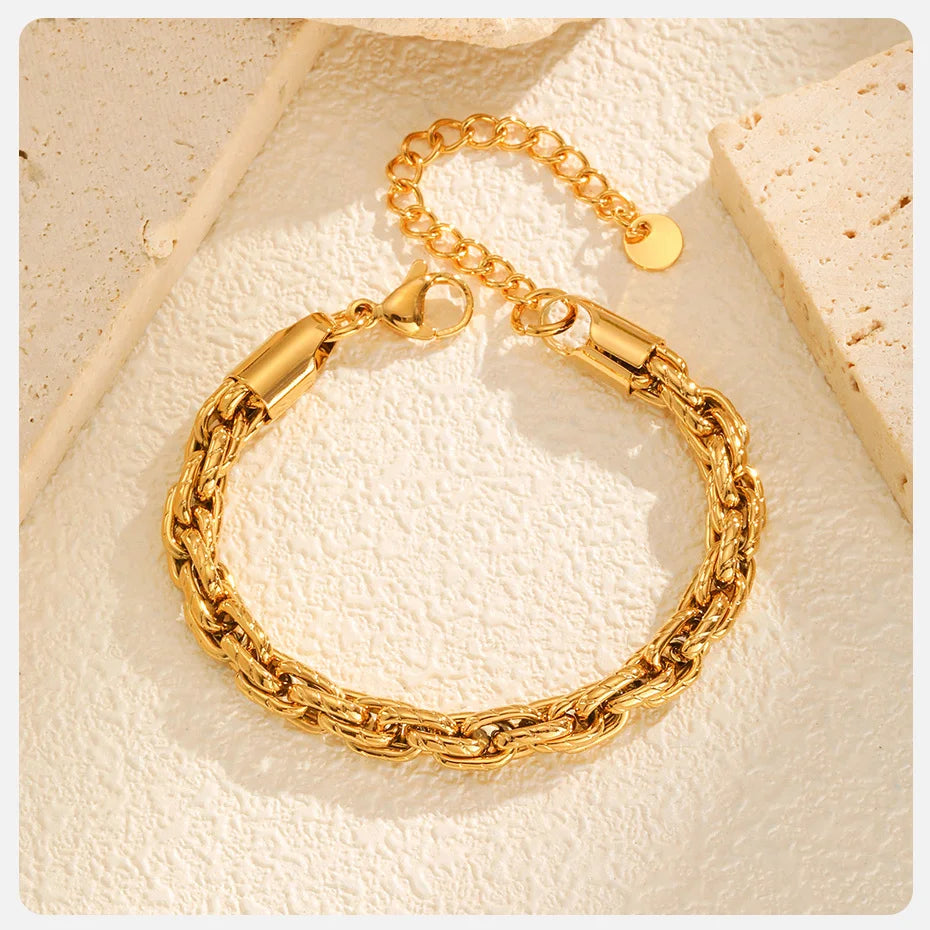 Elegant Gold Stainless Steel Bracelet – Durable, Hypoallergenic & Timeless Style