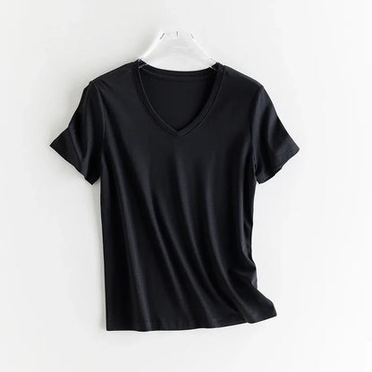 T-shirt i siden och merceriserad bomull – Upplev silkesmjukhet och sofistikerad stil – Finns i v-ringad och rund halsringning