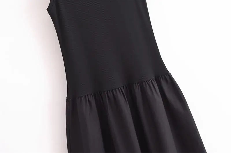 Abiti estivi da donna: un abito che unisce stile chic, semplicità e comfort in un unico pezzo