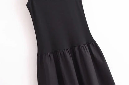 Abiti estivi da donna: un abito che unisce stile chic, semplicità e comfort in un unico pezzo