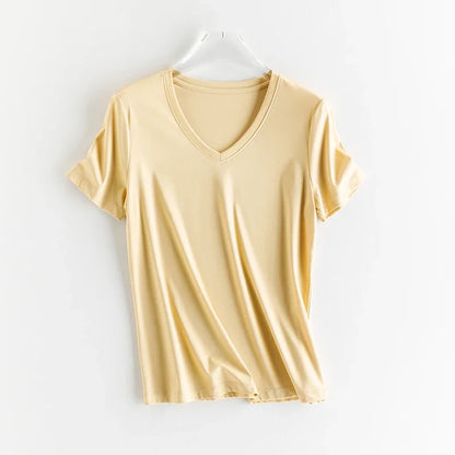 T-shirt i siden och merceriserad bomull – Upplev silkesmjukhet och sofistikerad stil – Finns i v-ringad och rund halsringning
