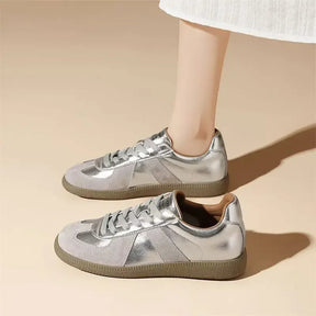 Retro Women’s Sneakers – Wear-Resistant EVA Insole & Neutral Style