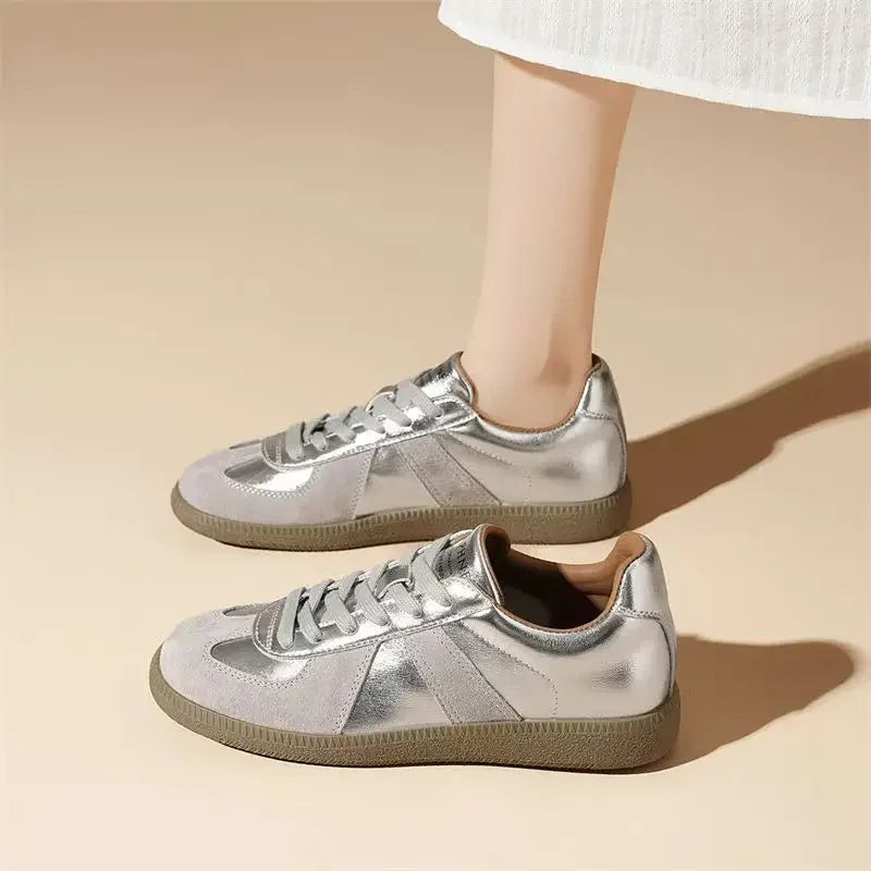 Retro Women’s Sneakers – Wear-Resistant EVA Insole & Neutral Style
