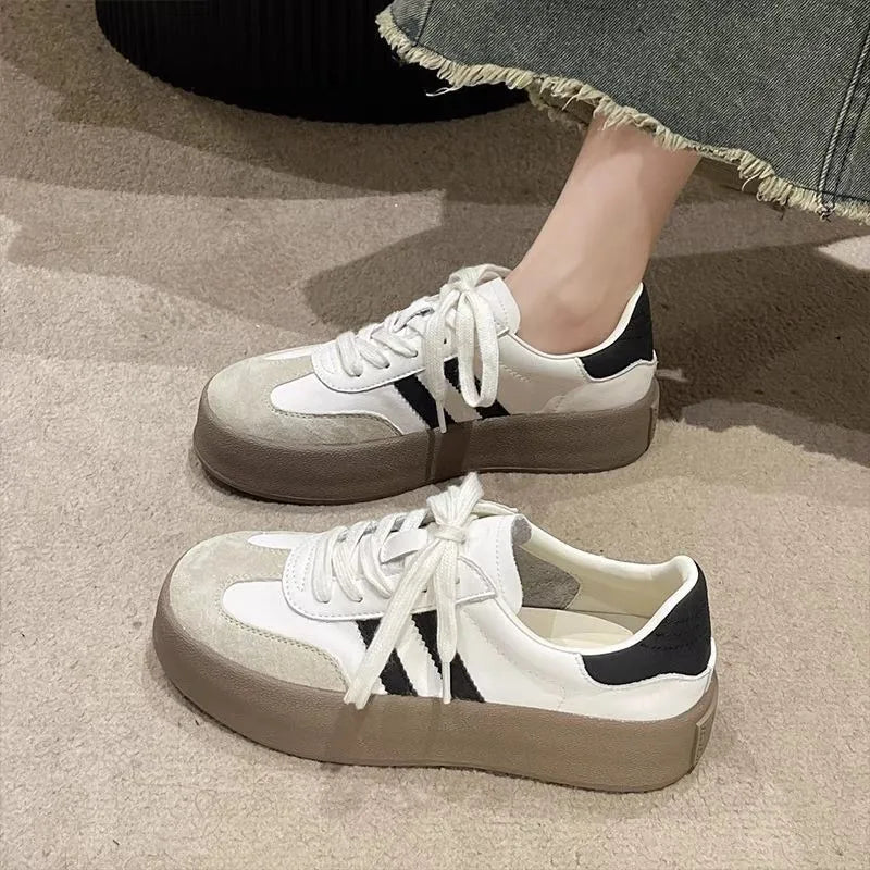 Sneakers à lacets décontractés pour femmes - confortable, polyvalent et élégant pour les vêtements de tous les jours