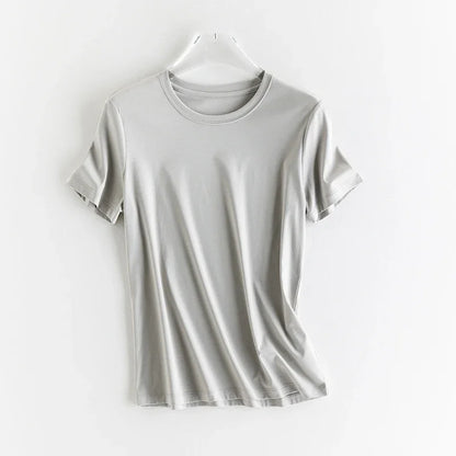 T-shirt i siden och merceriserad bomull – Upplev silkesmjukhet och sofistikerad stil – Finns i v-ringad och rund halsringning