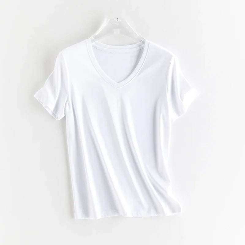 T-shirt i siden och merceriserad bomull – Upplev silkesmjukhet och sofistikerad stil – Finns i v-ringad och rund halsringning