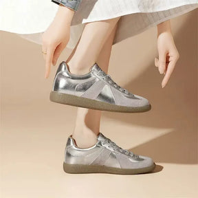 Retro Women’s Sneakers – Wear-Resistant EVA Insole & Neutral Style
