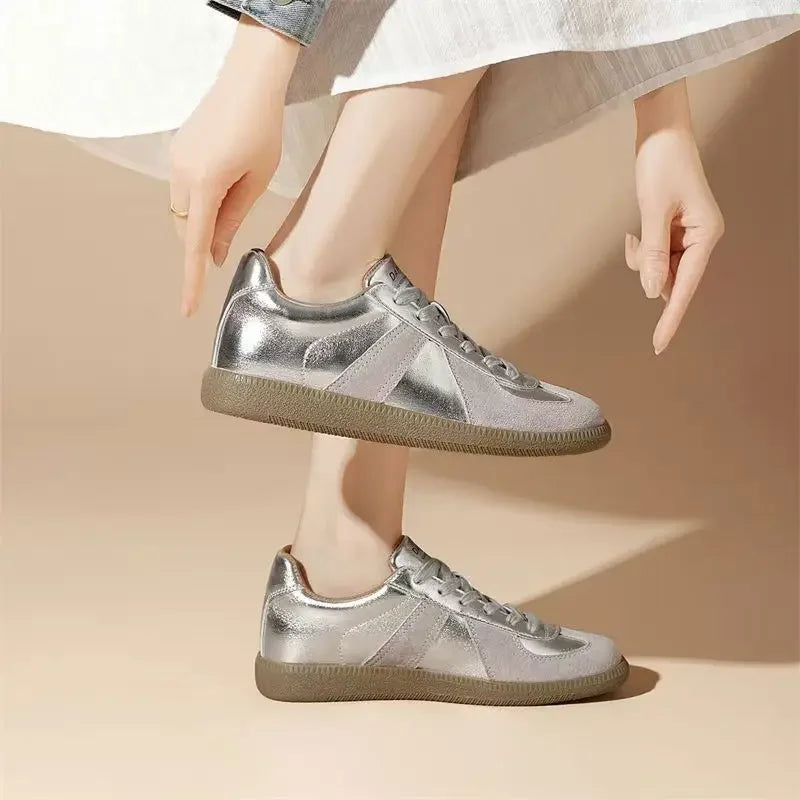 Retro Women’s Sneakers – Wear-Resistant EVA Insole & Neutral Style