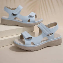 Sandales de style sport confortables pour femmes - talon épais, conception de lait transversal et velcro réglable