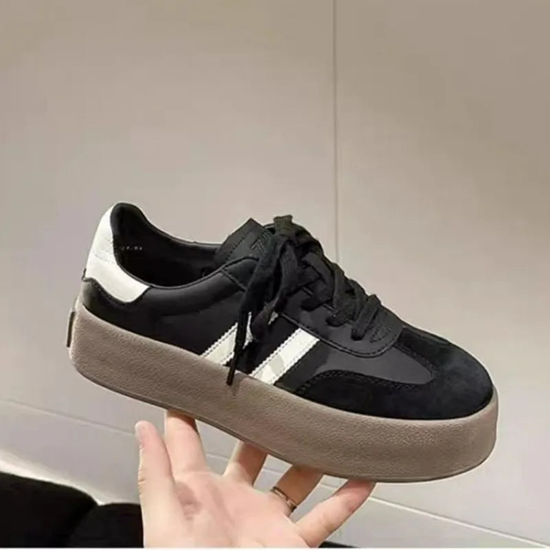 Sneakers à lacets décontractés pour femmes - confortable, polyvalent et élégant pour les vêtements de tous les jours