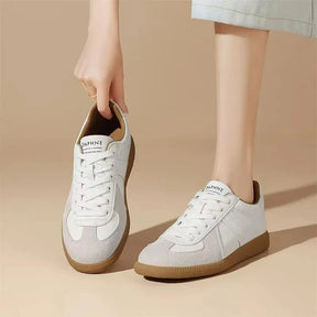 Retro Women’s Sneakers – Wear-Resistant EVA Insole & Neutral Style