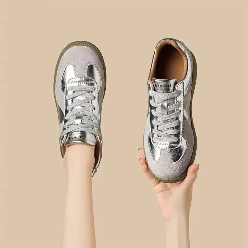 Retro Women’s Sneakers – Wear-Resistant EVA Insole & Neutral Style