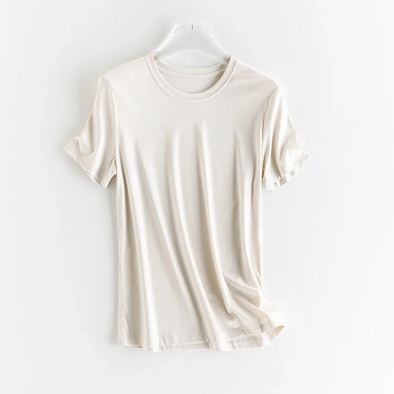 T-shirt i siden och merceriserad bomull – Upplev silkesmjukhet och sofistikerad stil – Finns i v-ringad och rund halsringning
